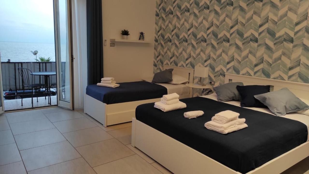 Apartamento La Dimora Delle Sirene Salerno Exterior foto