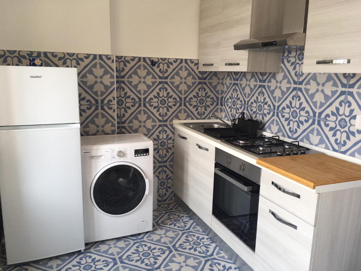 Apartamento La Dimora Delle Sirene Salerno Exterior foto