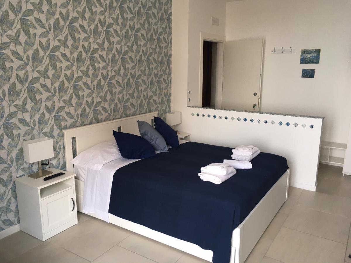 Apartamento La Dimora Delle Sirene Salerno Exterior foto
