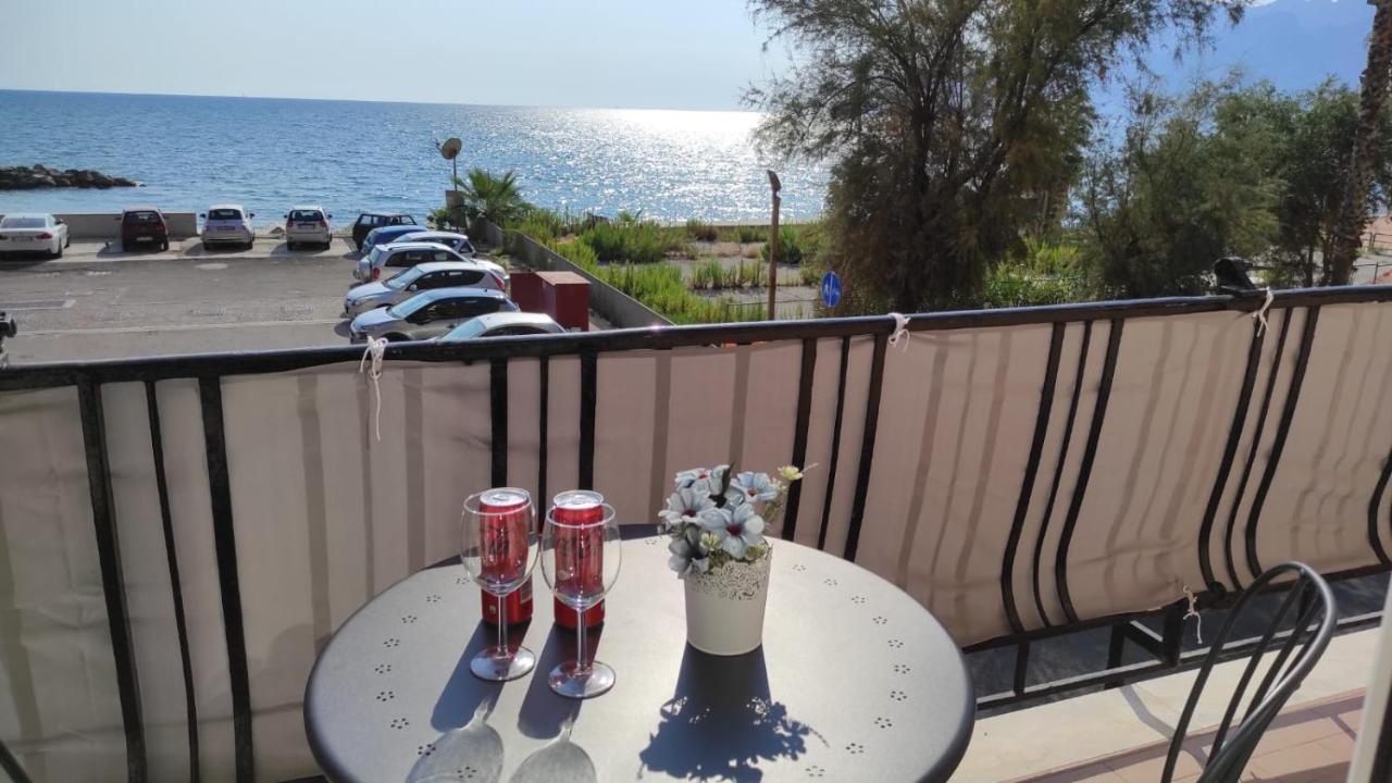 Apartamento La Dimora Delle Sirene Salerno Exterior foto
