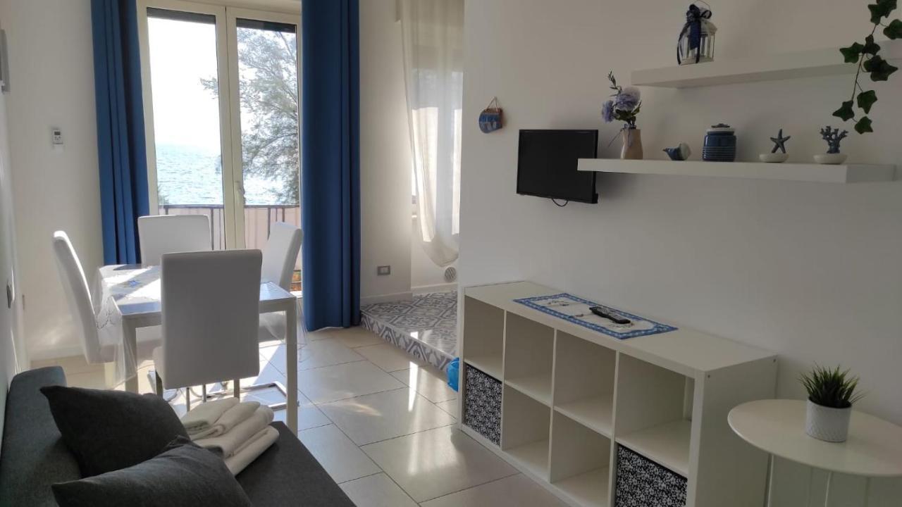 Apartamento La Dimora Delle Sirene Salerno Exterior foto